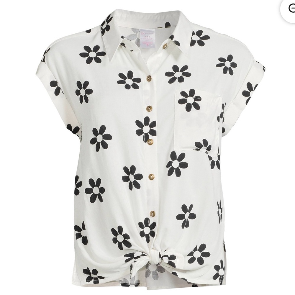 No Boundaries Juniors' Tie Front Camp Shirt. White/Black. Size Small.